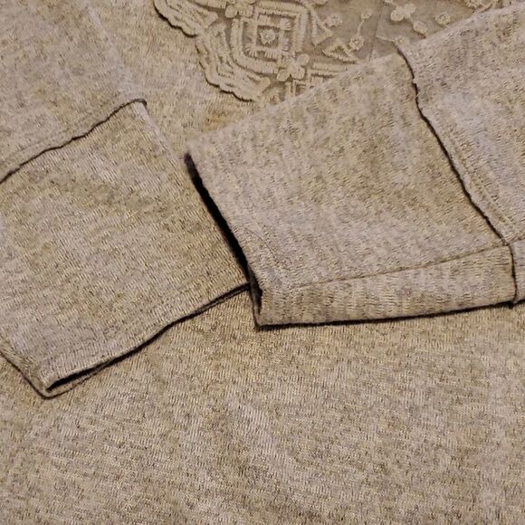 Almost & Famous Gray long sleeve top - Picture 6 of 10